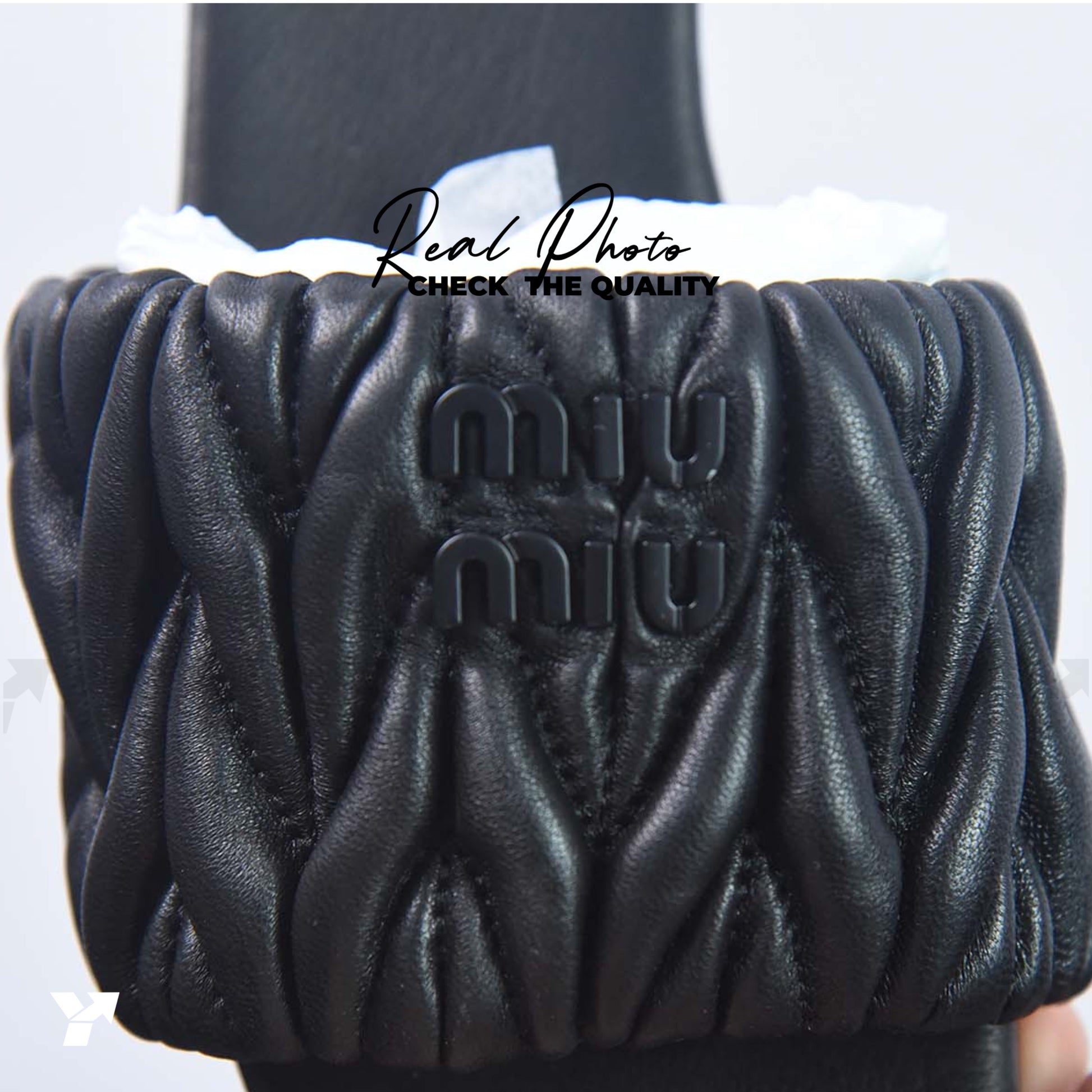 Miu Miu matelassé leather slides-Black