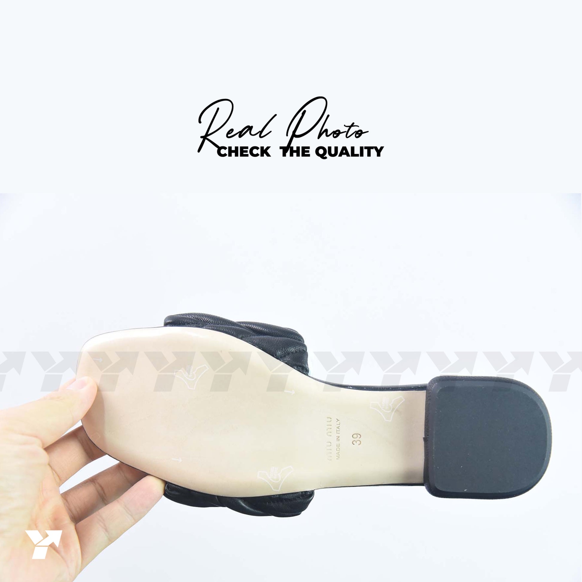 Miu Miu matelassé leather slides-Black