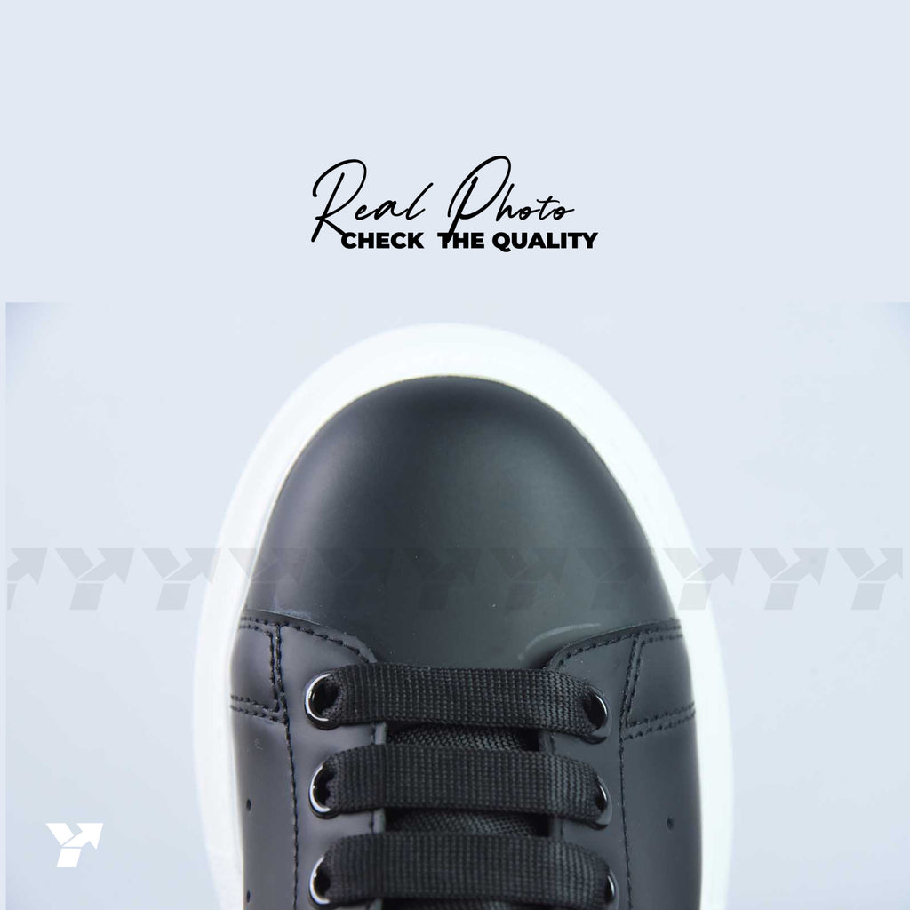 Alexander McQueen Oversized Sneaker 'Black White'