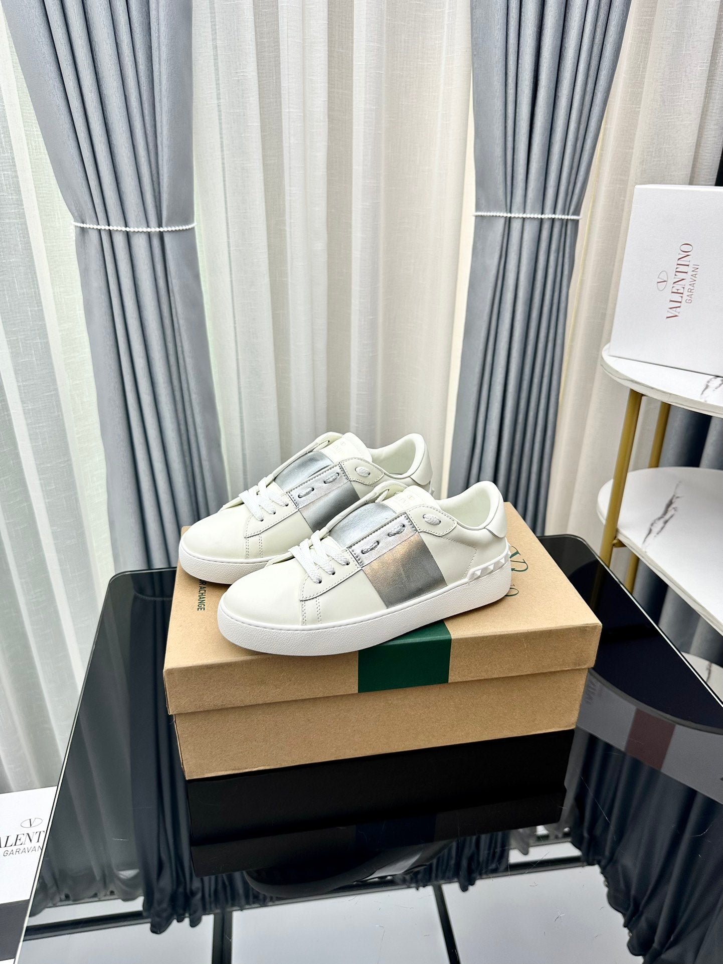 Valentino Rockstud 'Untitled - Silver Glitter Band'