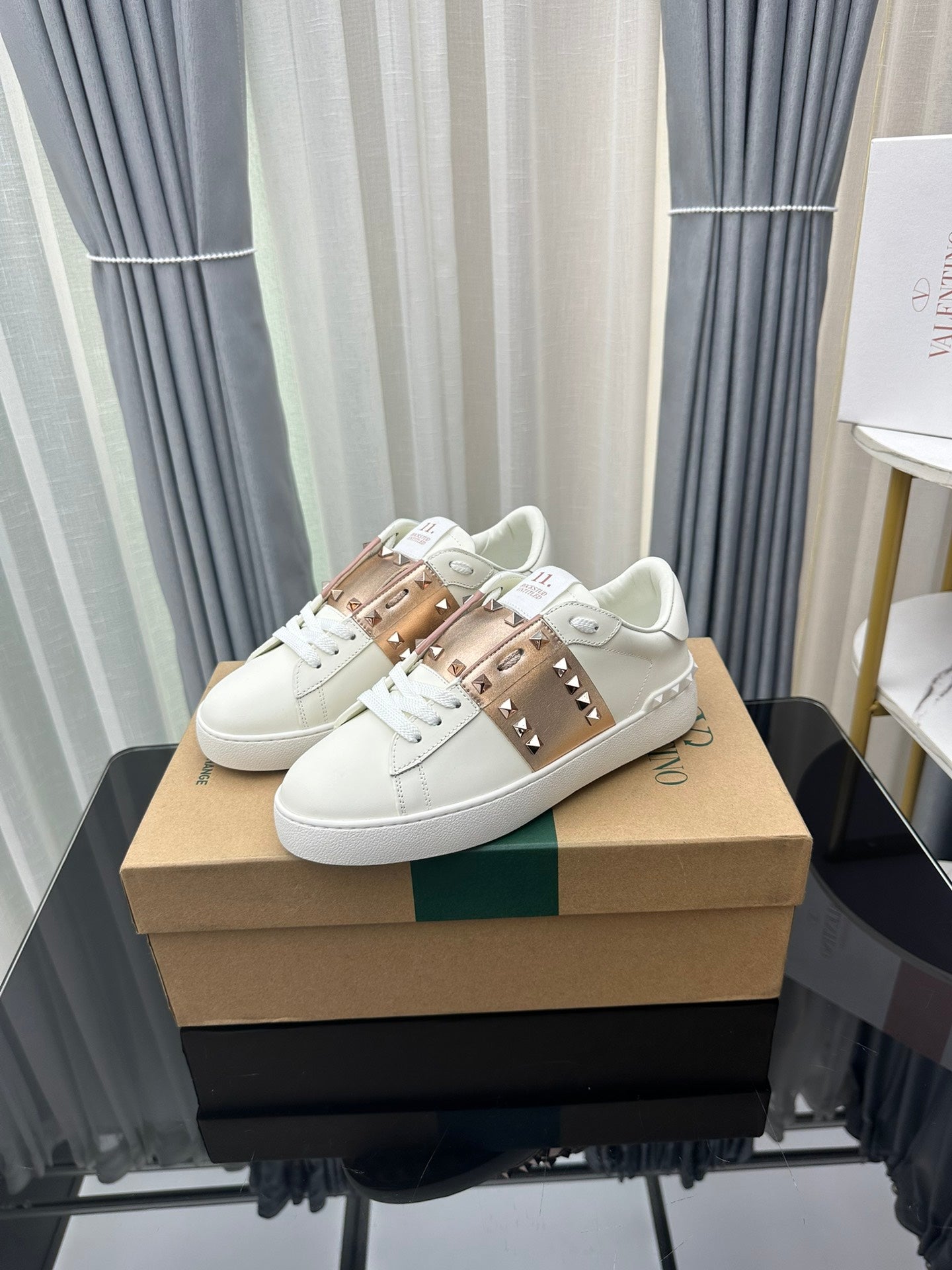 Valentino Wmns Rockstud 'Untitled - White Rose gold’