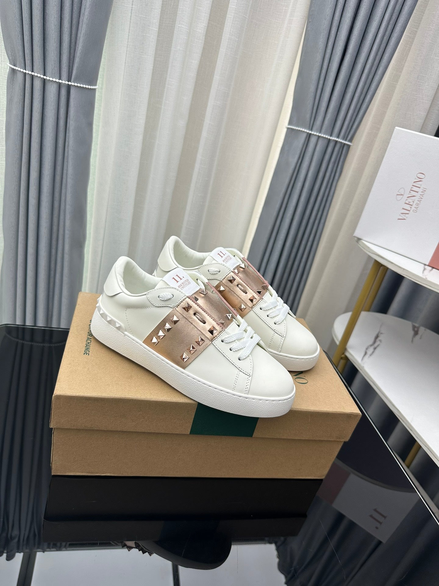 Valentino Wmns Rockstud 'Untitled - White Rose gold’