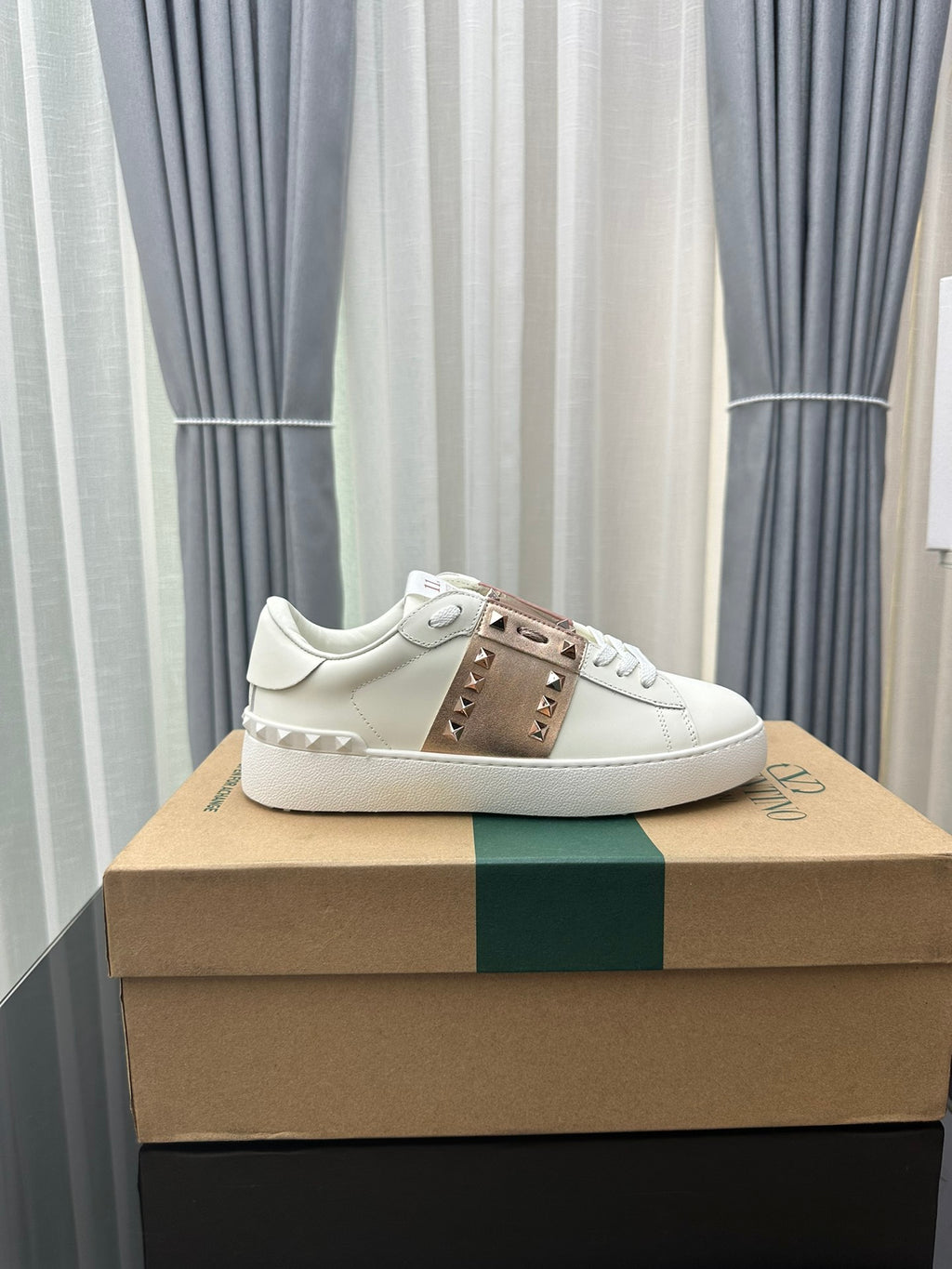 Valentino Wmns Rockstud 'Untitled - White Rose gold’