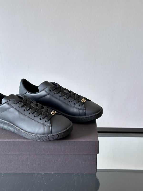 Valentino Garavani Leather Royco Black
