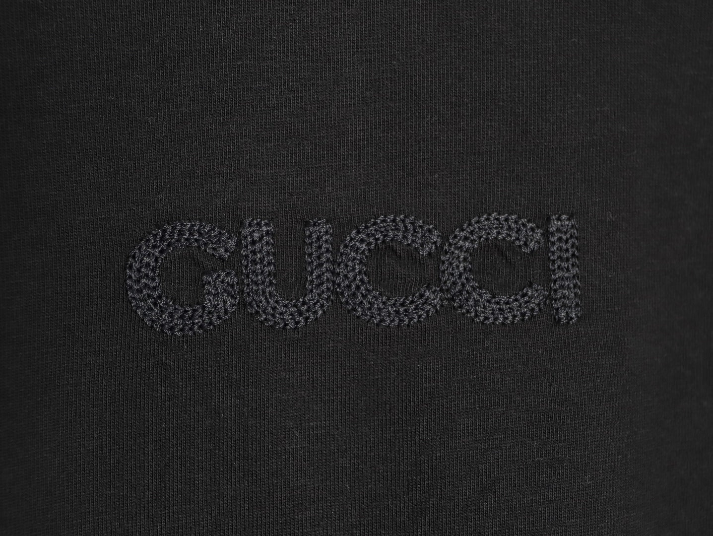 Gucci minimalist chain embroidered short-sleeved shirt