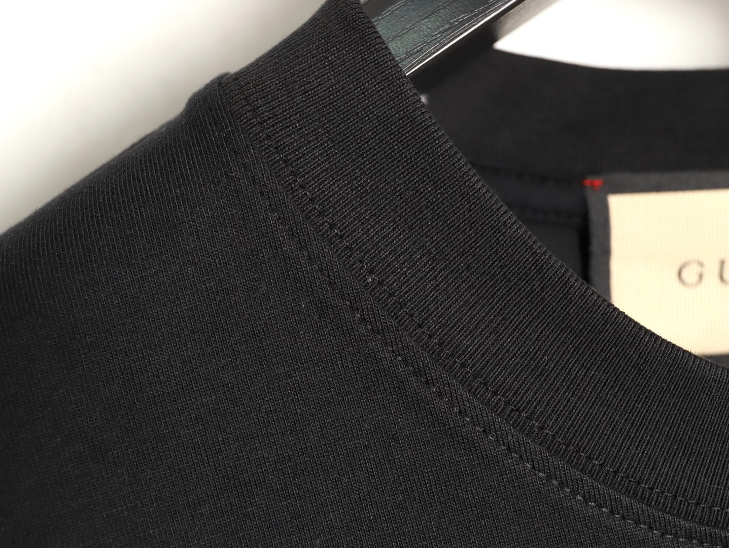 Gucci minimalist chain embroidered short-sleeved shirt