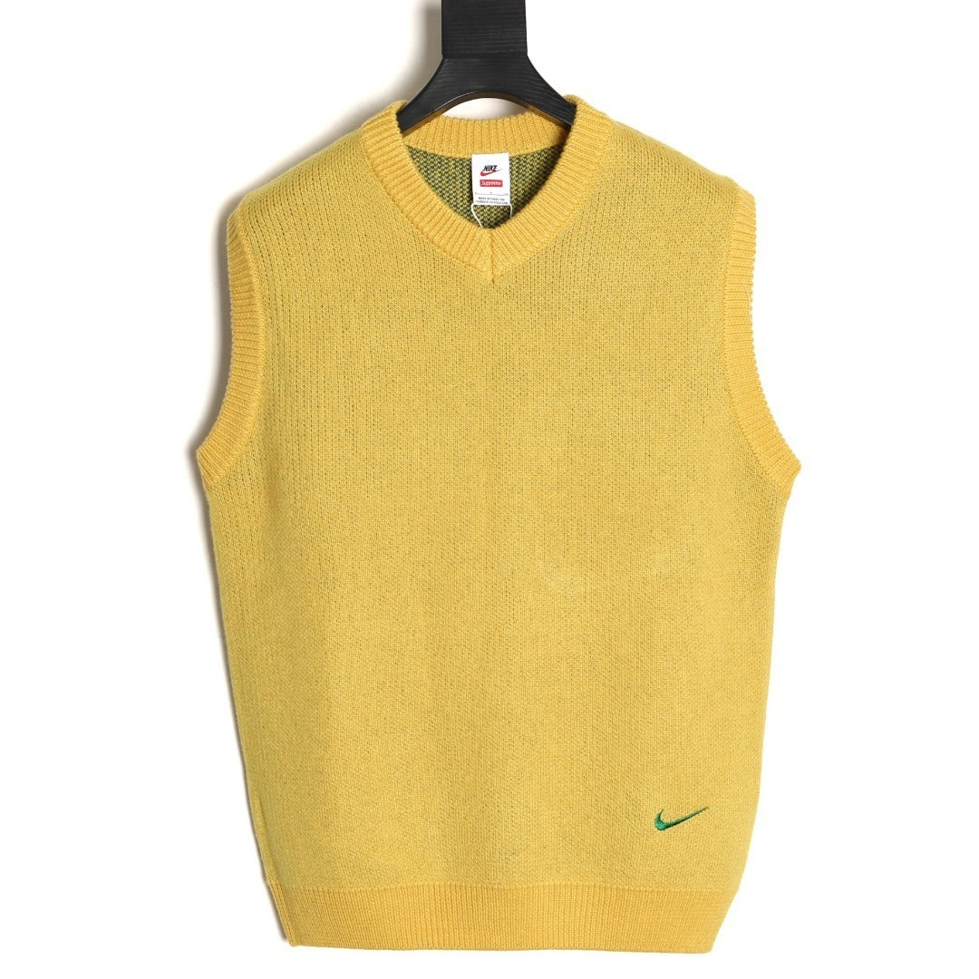 SUPREME X NIKE Collaboration Knitted Vest