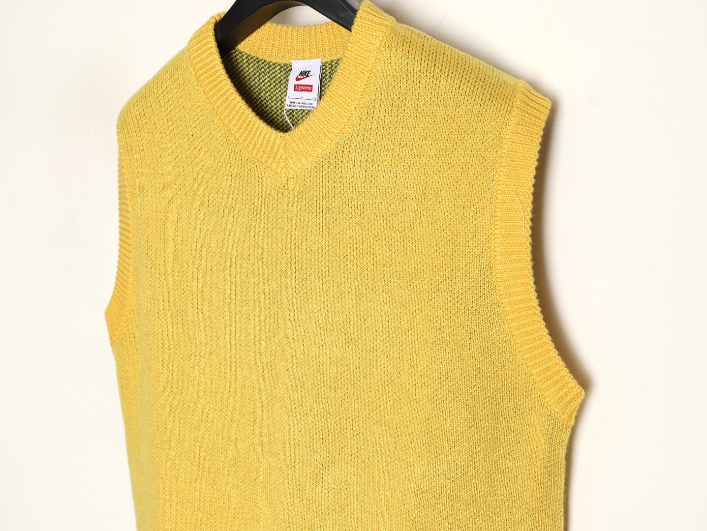 SUPREME X NIKE Collaboration Knitted Vest