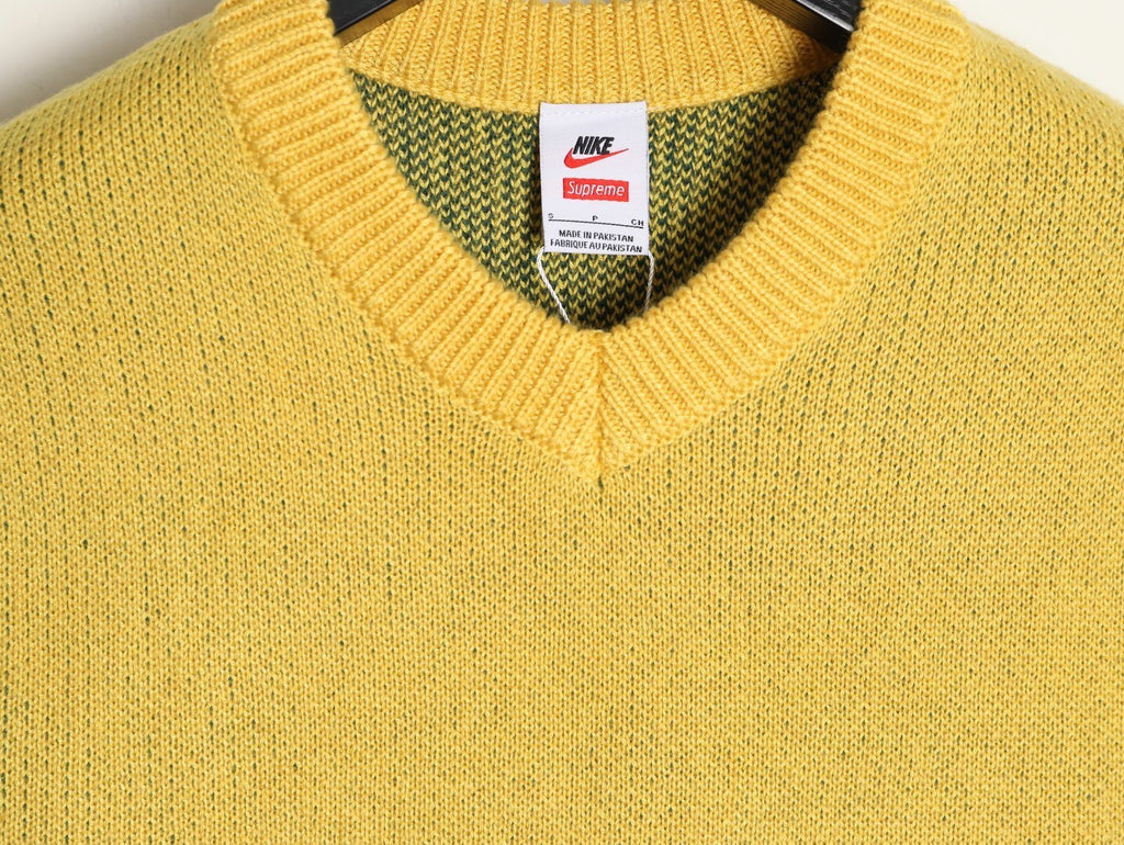 SUPREME X NIKE Collaboration Knitted Vest