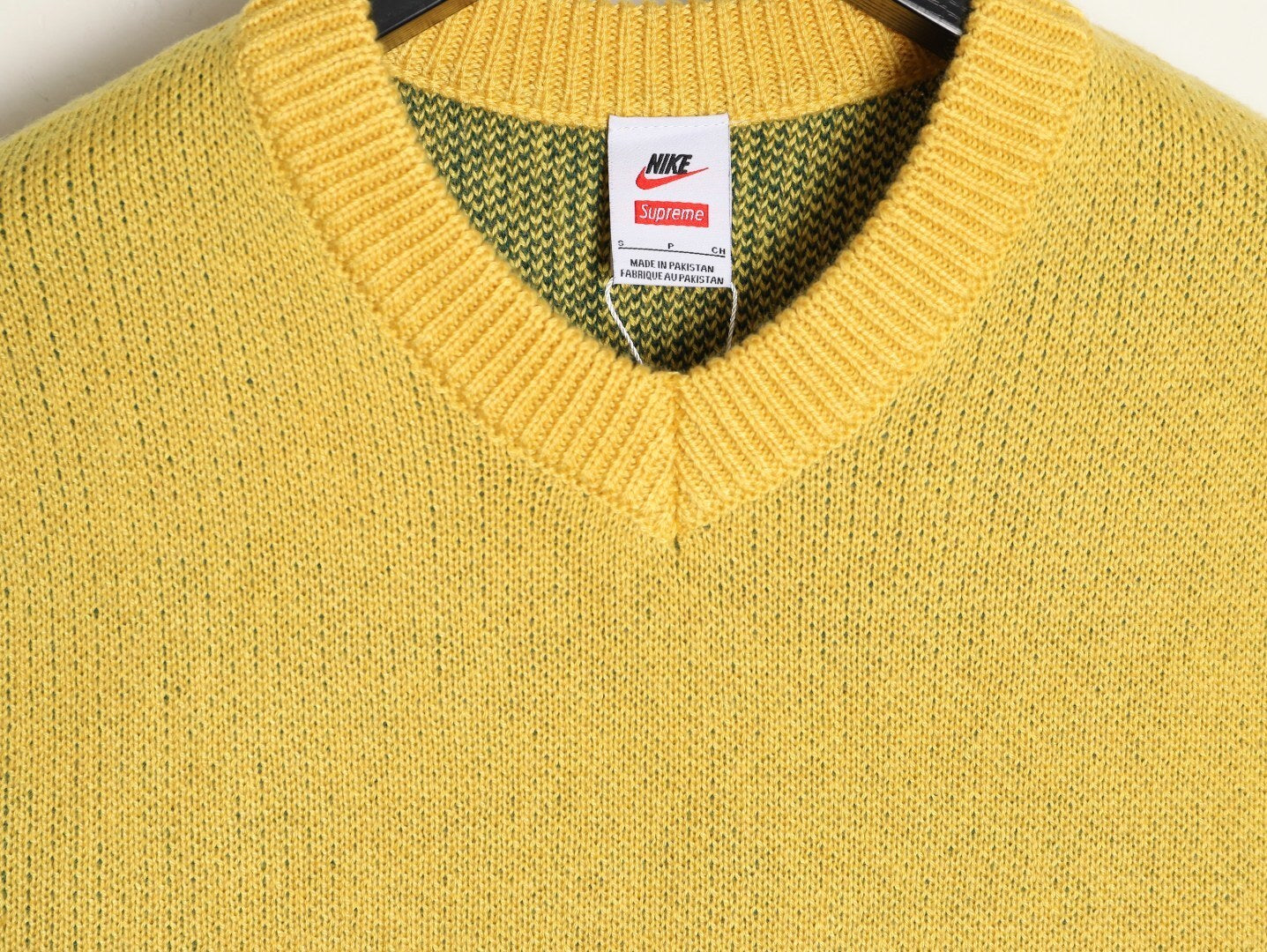 SUPREME X NIKE Collaboration Knitted Vest