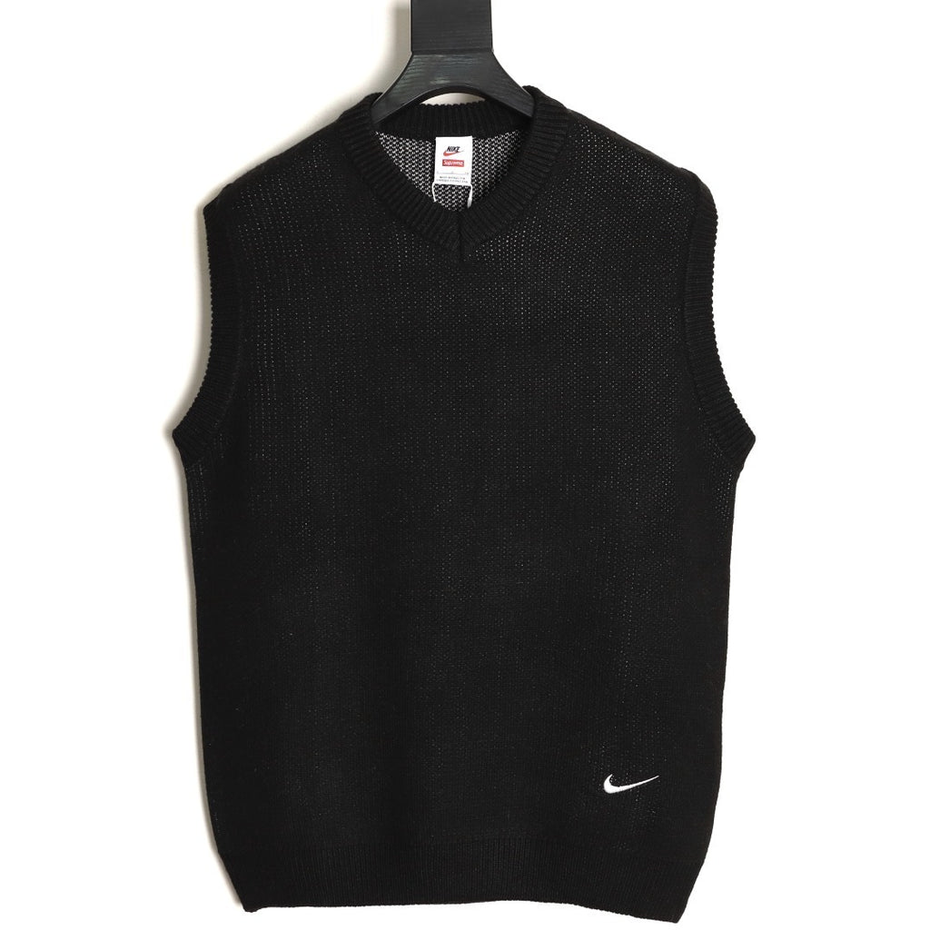 SUPREME X NIKE Collaboration Knitted Vest