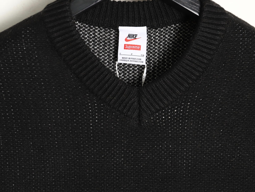 SUPREME X NIKE Collaboration Knitted Vest