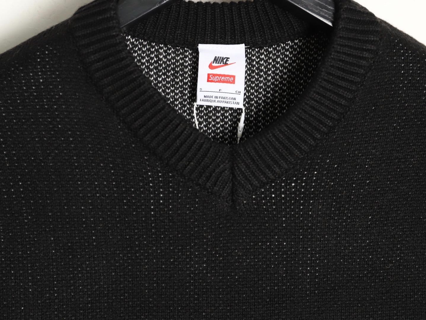 SUPREME X NIKE Collaboration Knitted Vest