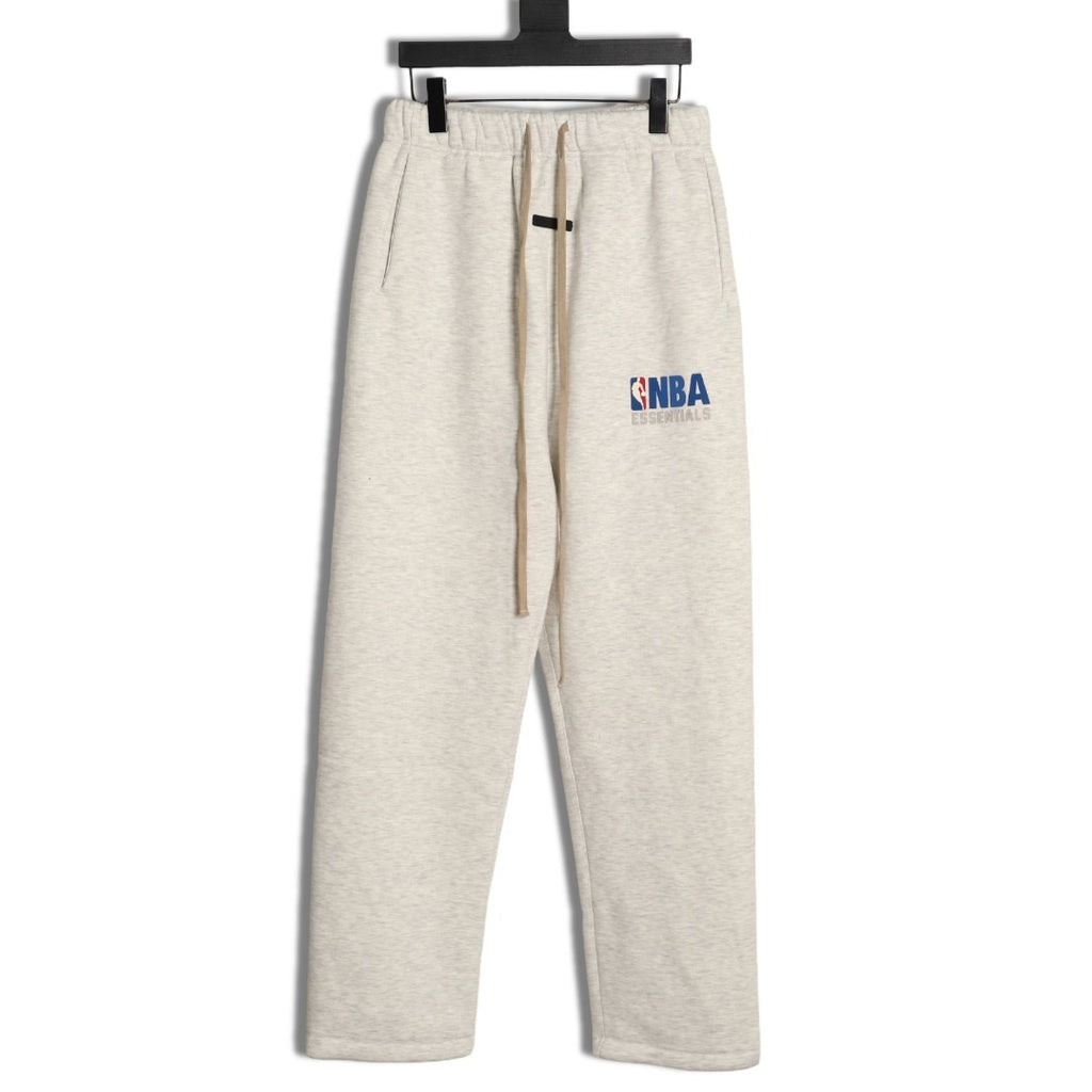 Essential Fear Of God Men’s collaboration with NBA Relaxed Sweatpants