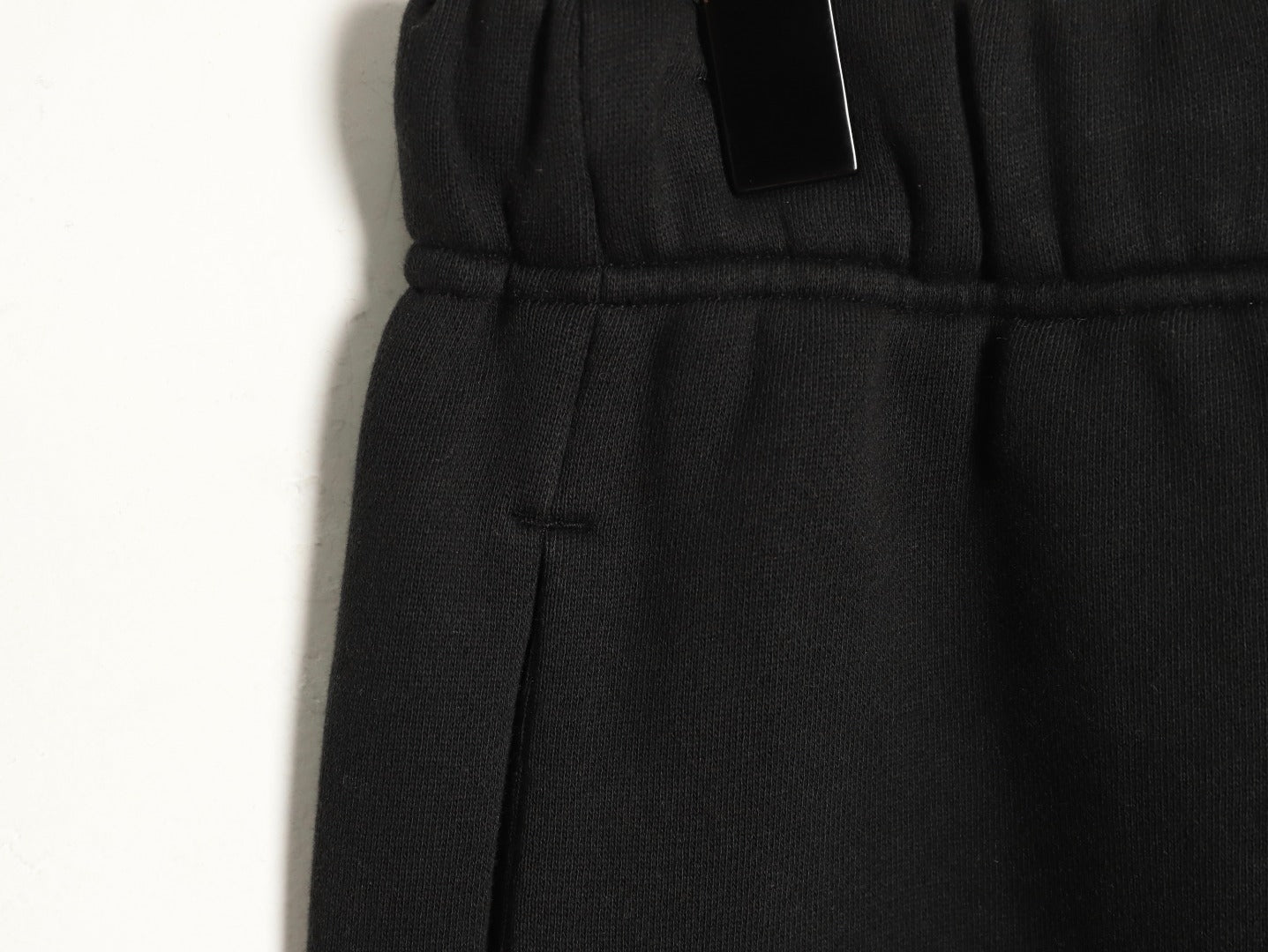 Essential Fear Of God Men’s collaboration with NBA Relaxed Sweatpants