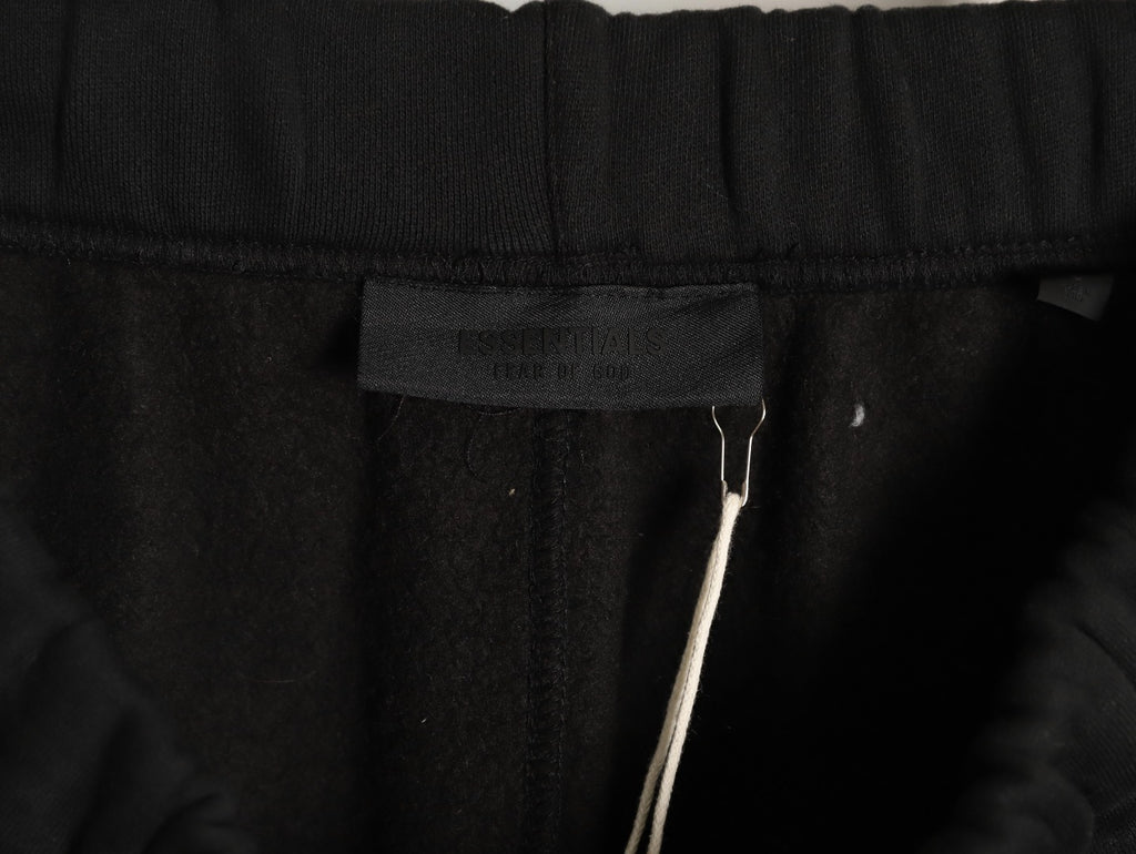 Essential Fear Of God Men’s collaboration with NBA Relaxed Sweatpants
