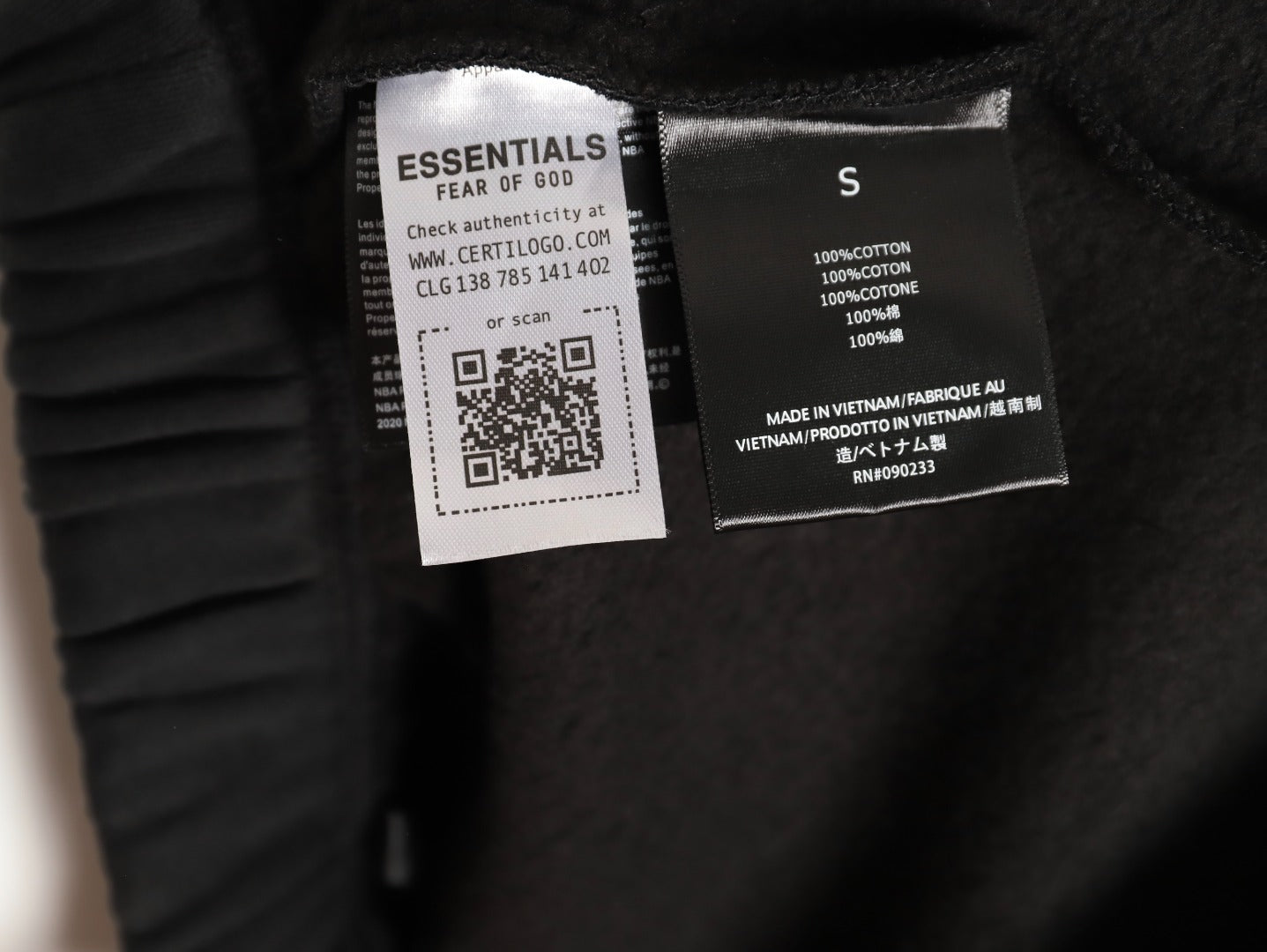 Essential Fear Of God Men’s collaboration with NBA Relaxed Sweatpants