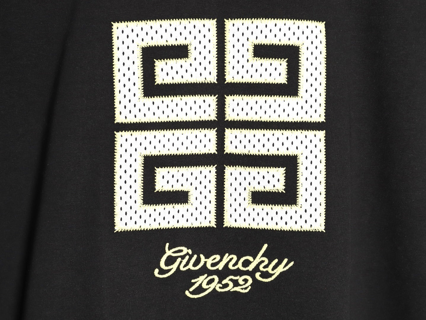 Givenchy 25SS Mesh Appliqué Short-Sleeve T-Shirt