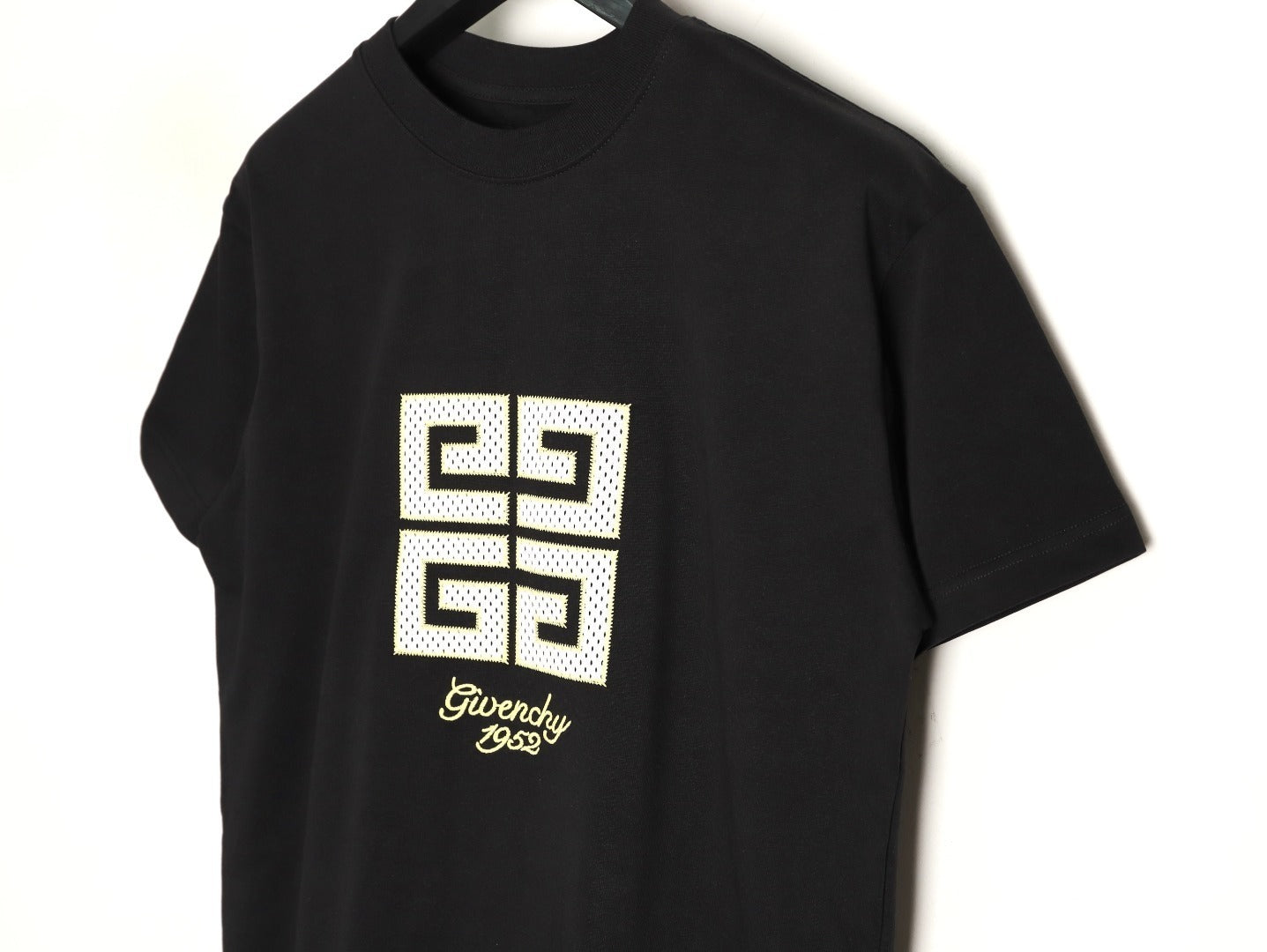 Givenchy 25SS Mesh Appliqué Short-Sleeve T-Shirt