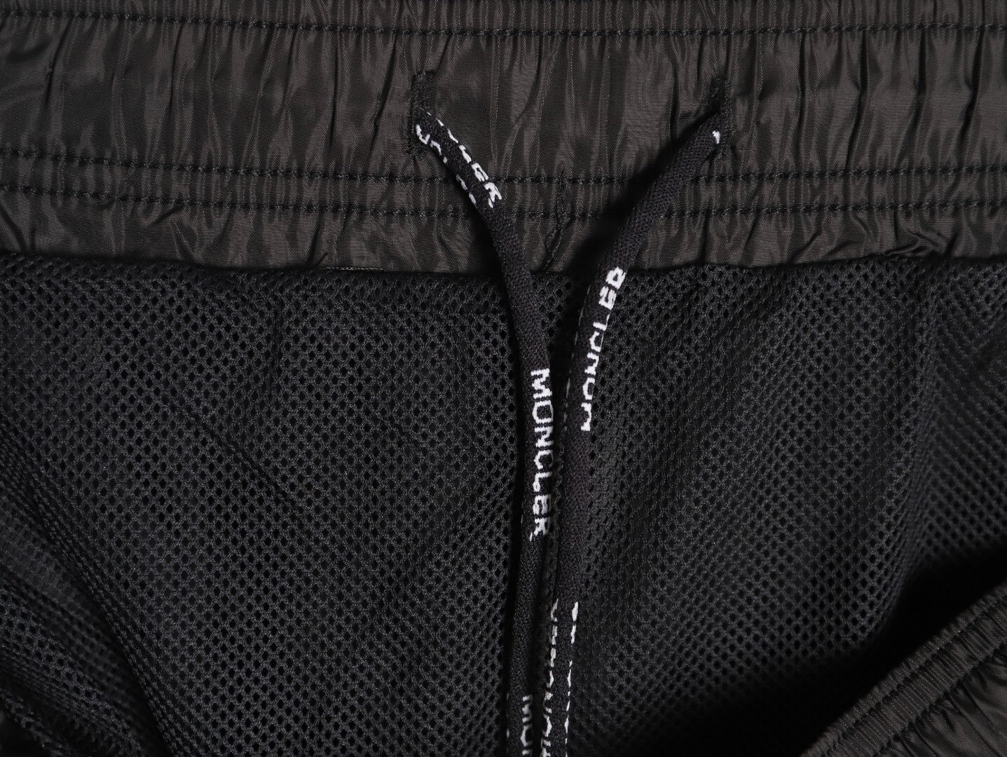 Moncler 25ss Reflective Logo Print Shorts