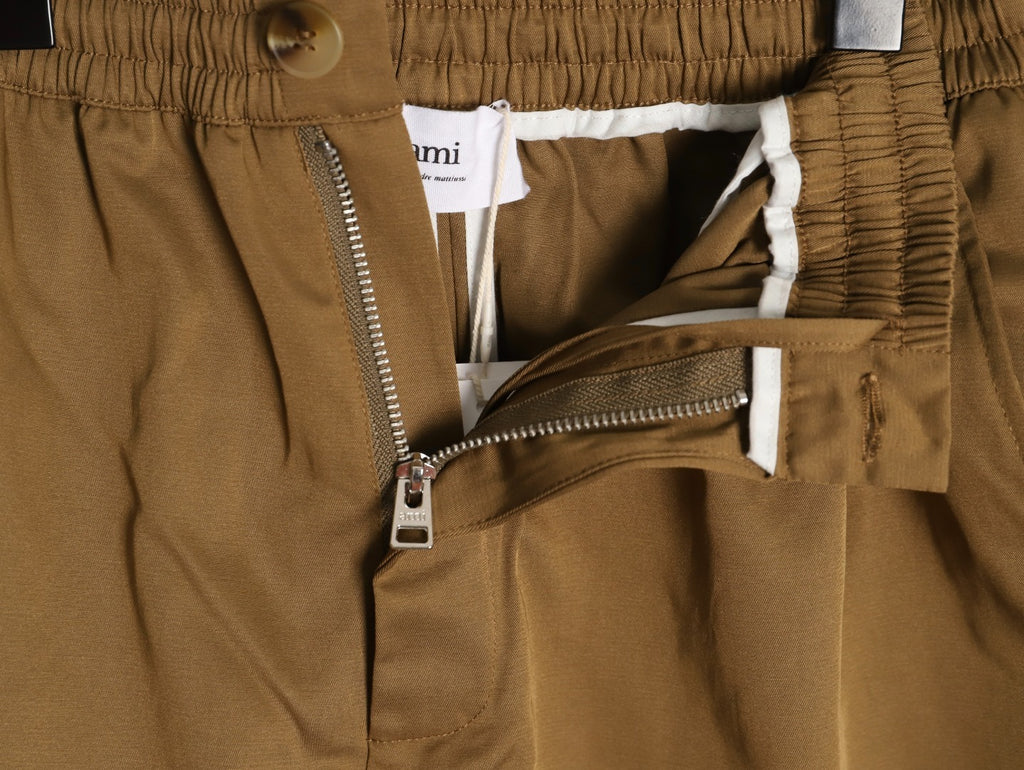 Ami embroidered shorts with small letter logo on the back pocket