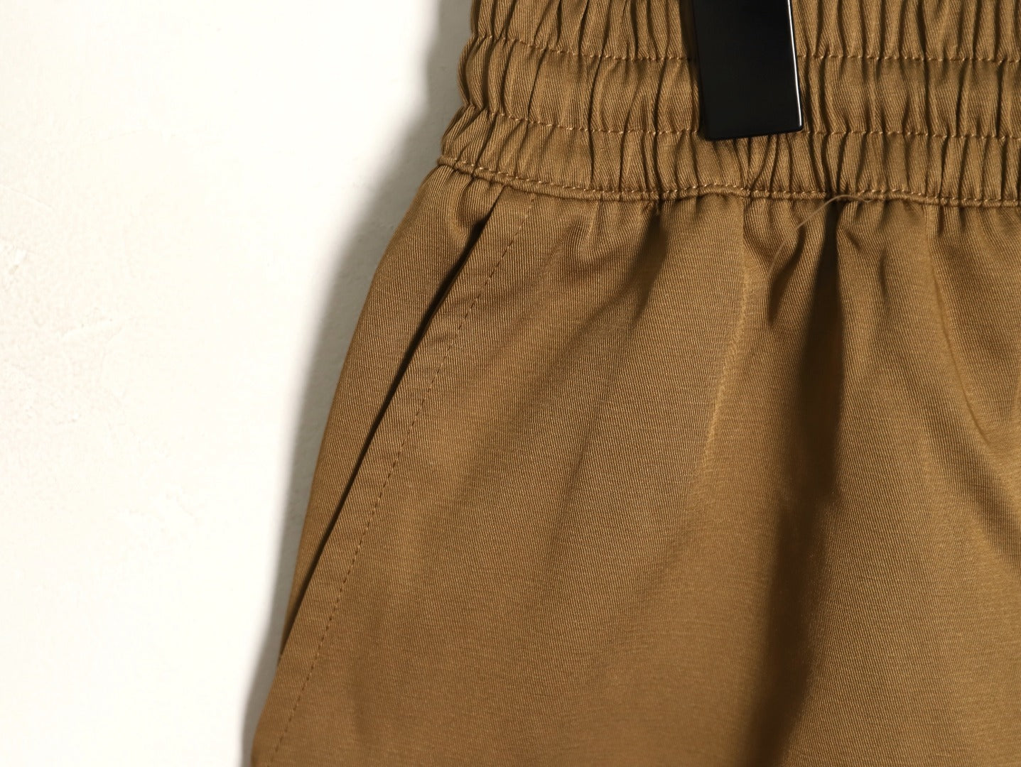 Ami embroidered shorts with small letter logo on the back pocket