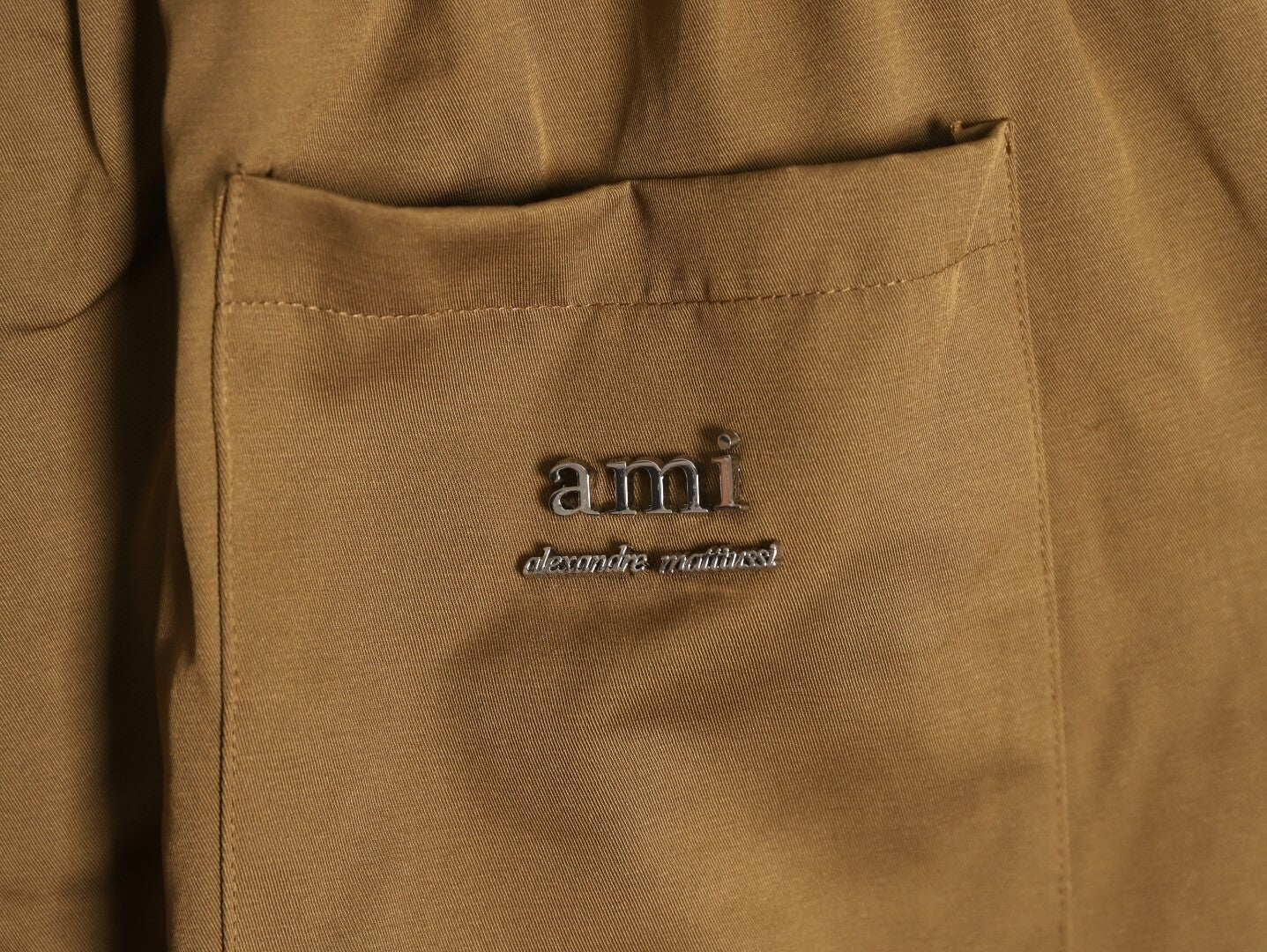 Ami embroidered shorts with small letter logo on the back pocket