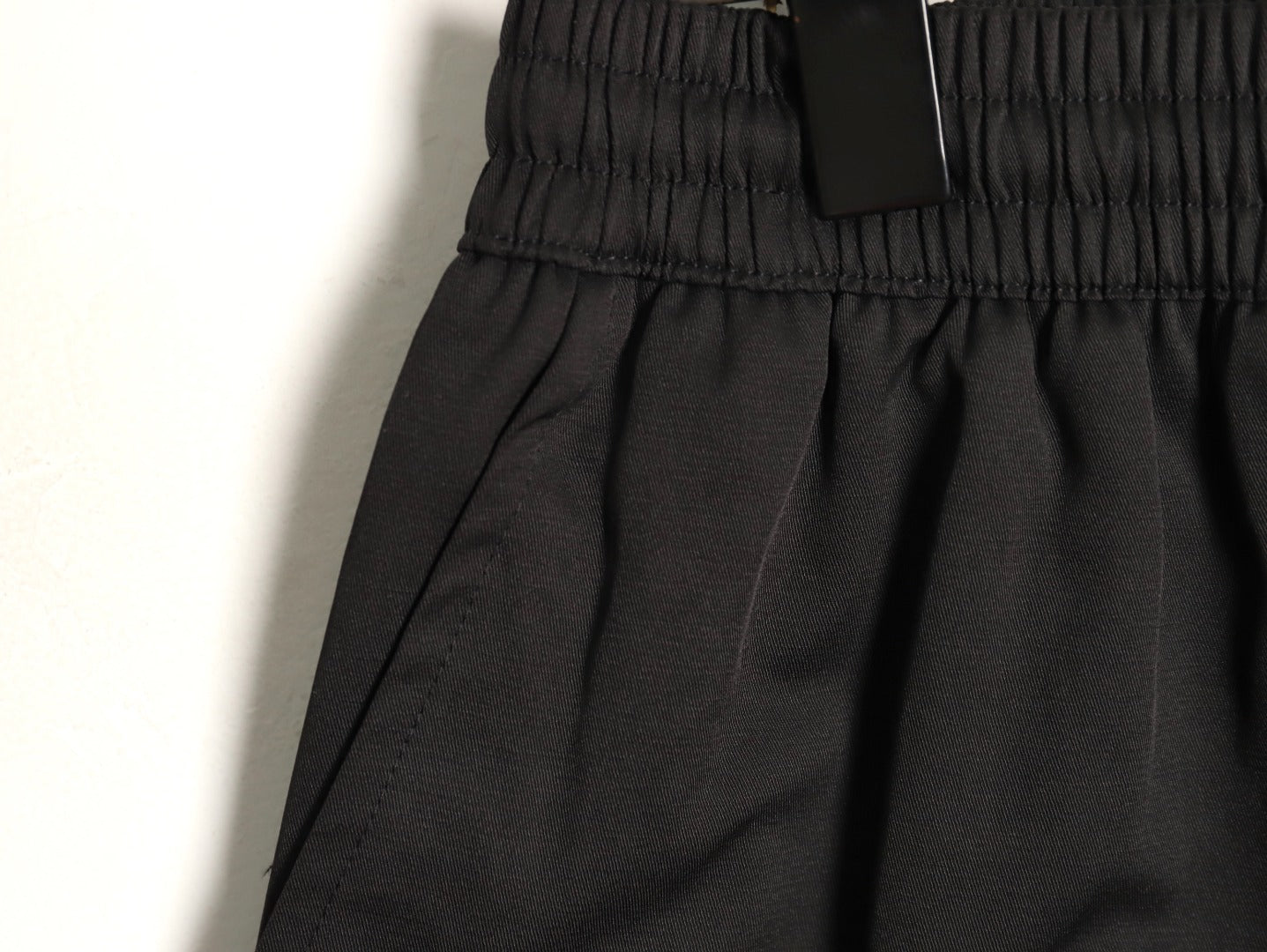 Ami embroidered shorts with small letter logo on the back pocket